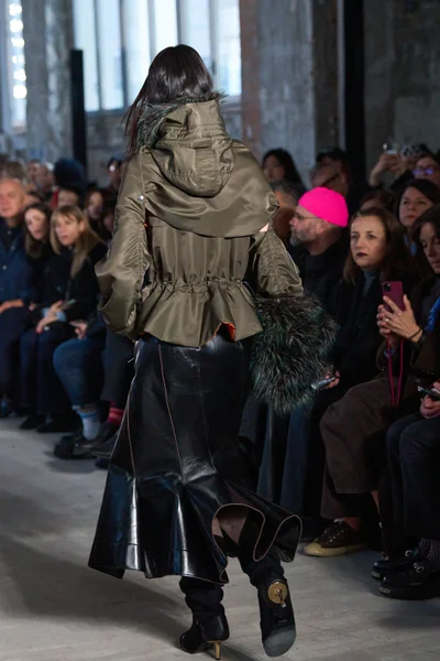 Look 107
